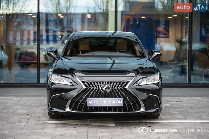 Седан Lexus ES 2024 в Дніпрі