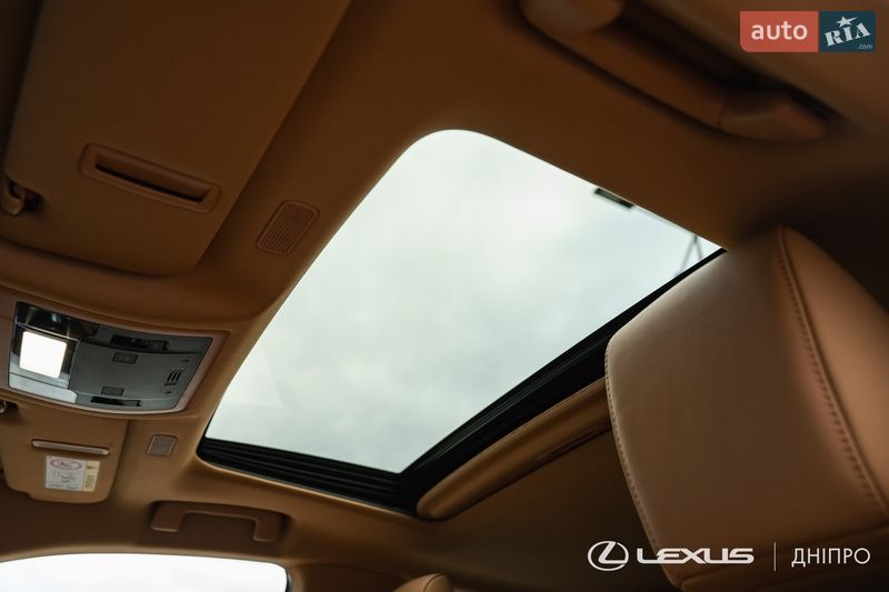 Седан Lexus ES 2024 в Дніпрі