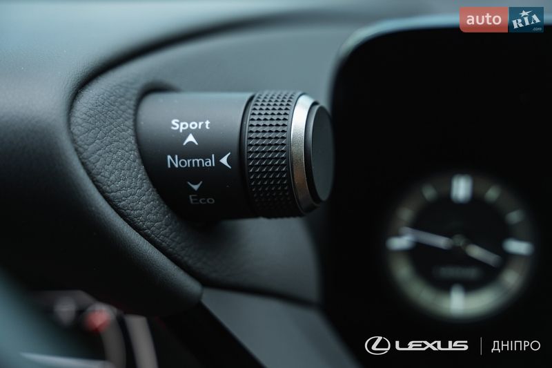 Седан Lexus ES 2024 в Дніпрі
