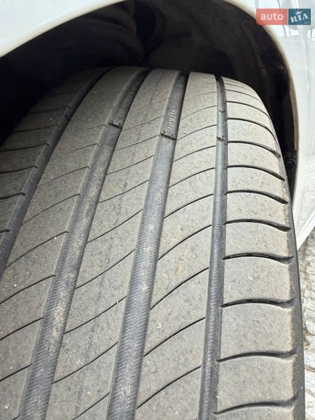 Седан Lexus ES 2016 в Новомосковську