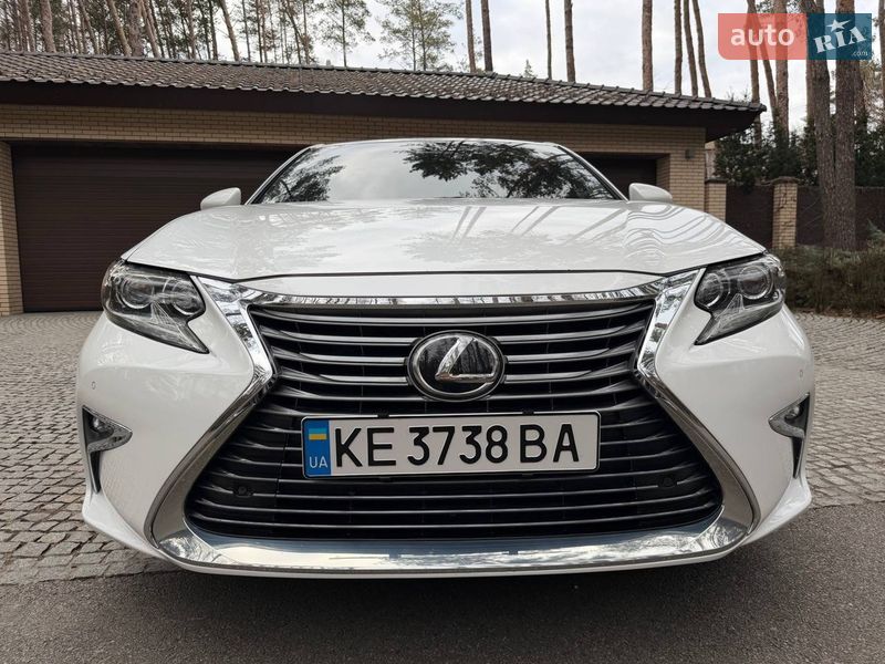 Седан Lexus ES 2016 в Новомосковську
