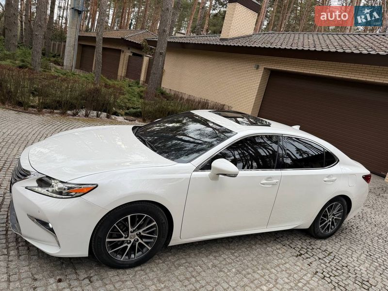 Седан Lexus ES 2016 в Новомосковську