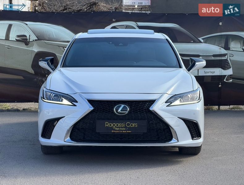 Седан Lexus ES 2022 в Одесі