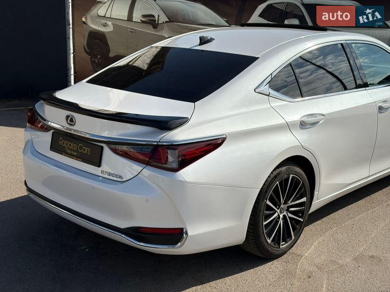 Седан Lexus ES 2022 в Одесі