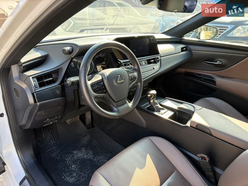 Седан Lexus ES 2022 в Одесі