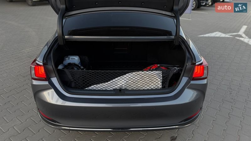 Седан Lexus ES 2020 в Житомире