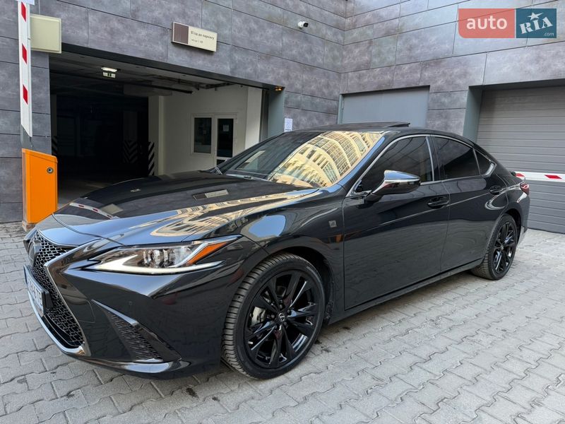 Седан Lexus ES 2024 в Києві