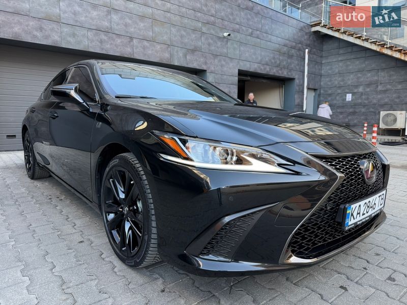 Седан Lexus ES 2024 в Києві