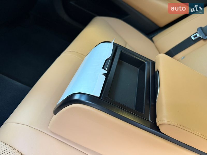 Седан Lexus ES 2024 в Києві