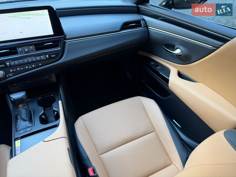 Седан Lexus ES 2024 в Києві