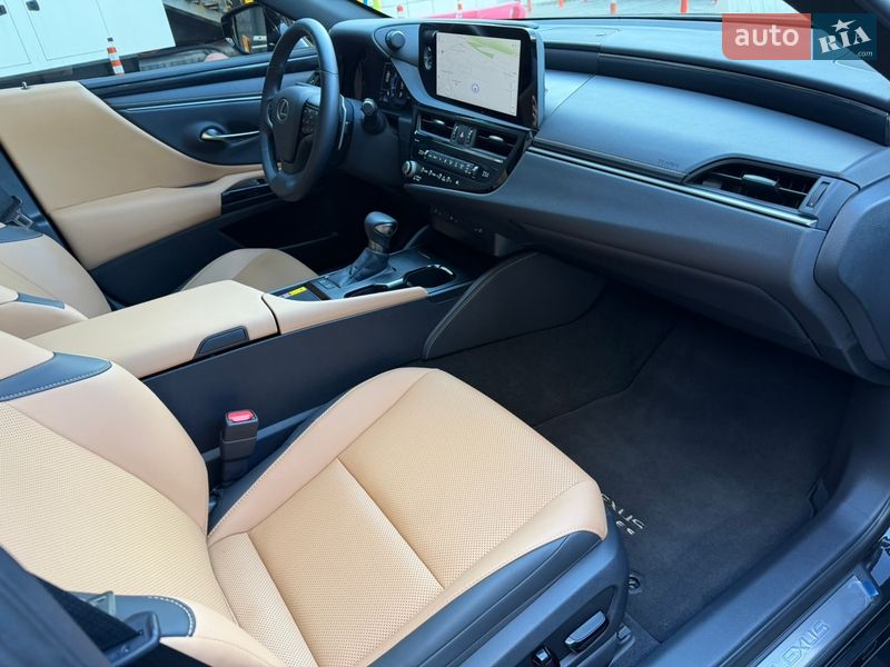 Седан Lexus ES 2024 в Києві