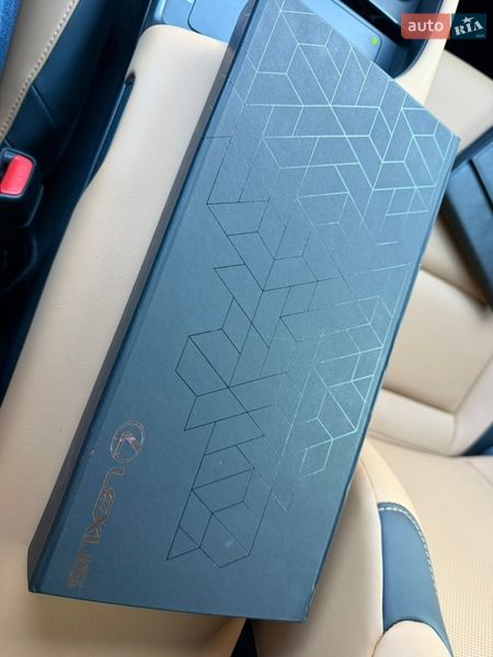 Седан Lexus ES 2024 в Києві