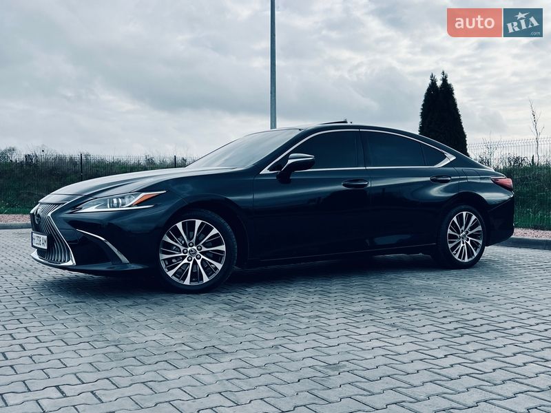 Lexus ES 2021