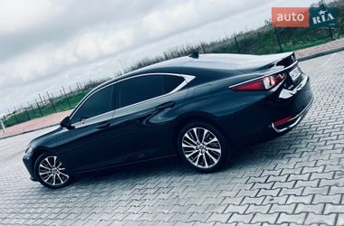 Седан Lexus ES 2021 в Киеве