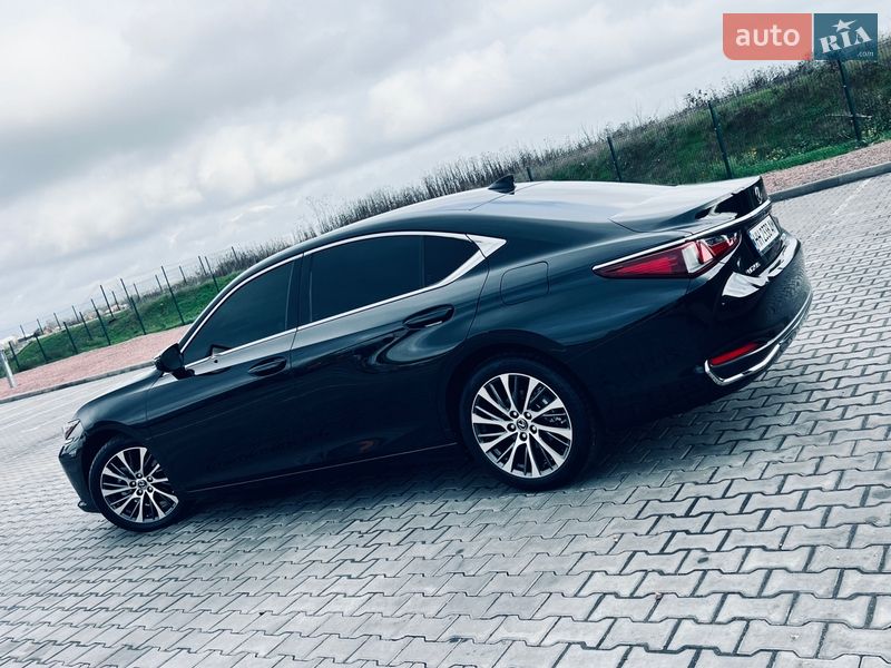 Седан Lexus ES 2021 в Киеве