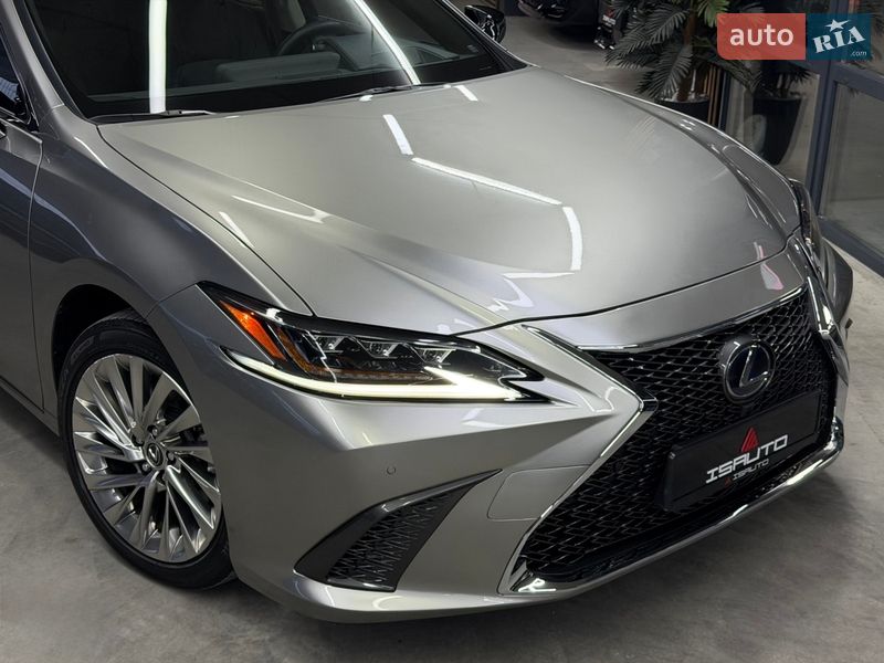 Седан Lexus ES 2019 в Одесі
