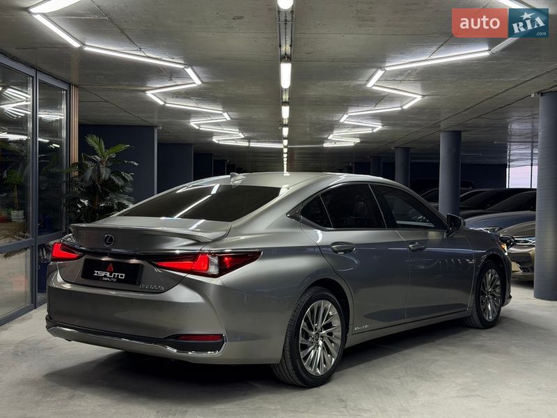 Седан Lexus ES 2019 в Одесі