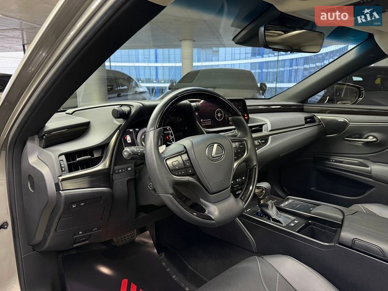 Седан Lexus ES 2019 в Одесі