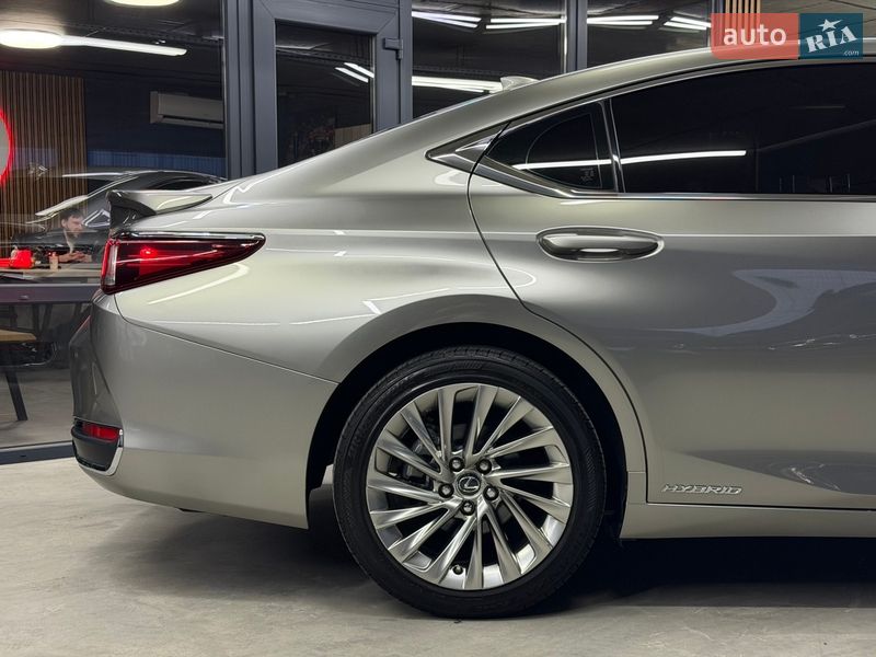 Седан Lexus ES 2019 в Одесі
