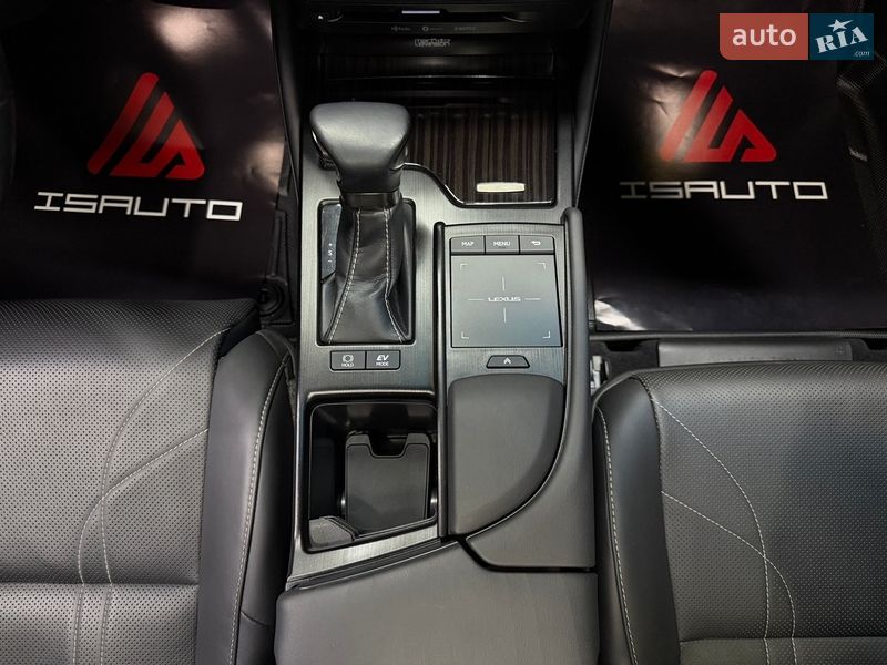 Седан Lexus ES 2019 в Одесі