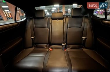Седан Lexus ES 2021 в Киеве