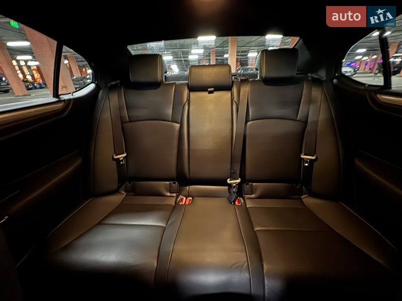 Седан Lexus ES 2021 в Киеве
