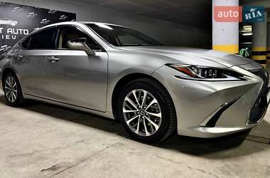 Седан Lexus ES 2022 в Киеве