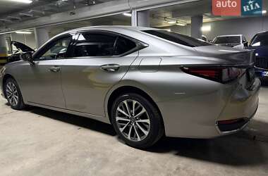 Седан Lexus ES 2022 в Киеве