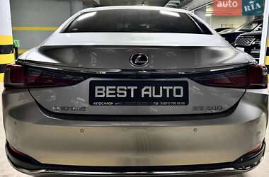 Седан Lexus ES 2022 в Киеве