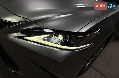 Седан Lexus ES 2022 в Киеве