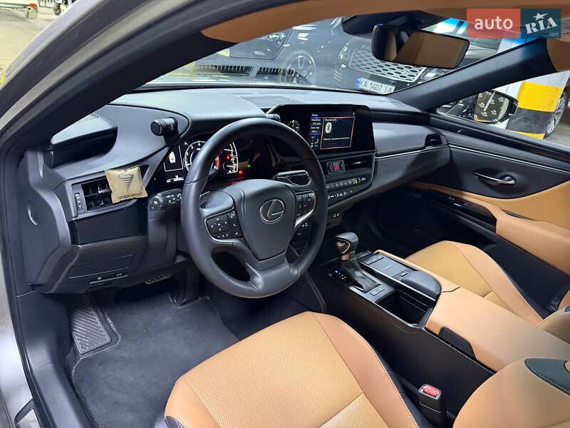Седан Lexus ES 2022 в Киеве