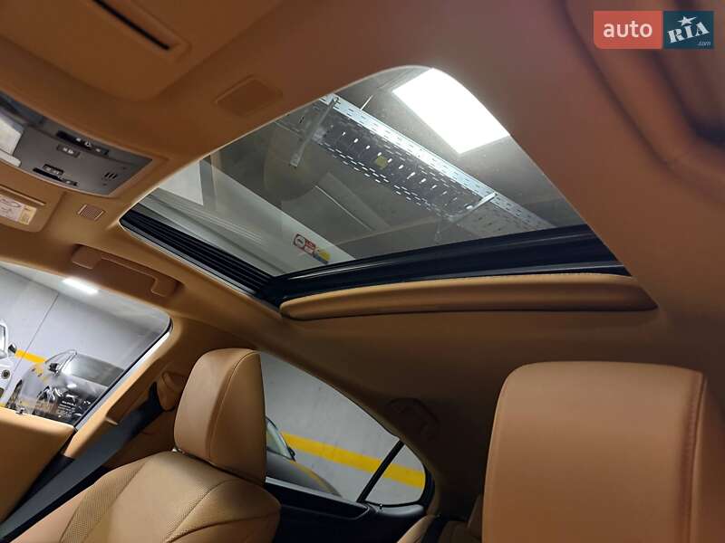 Седан Lexus ES 2022 в Киеве