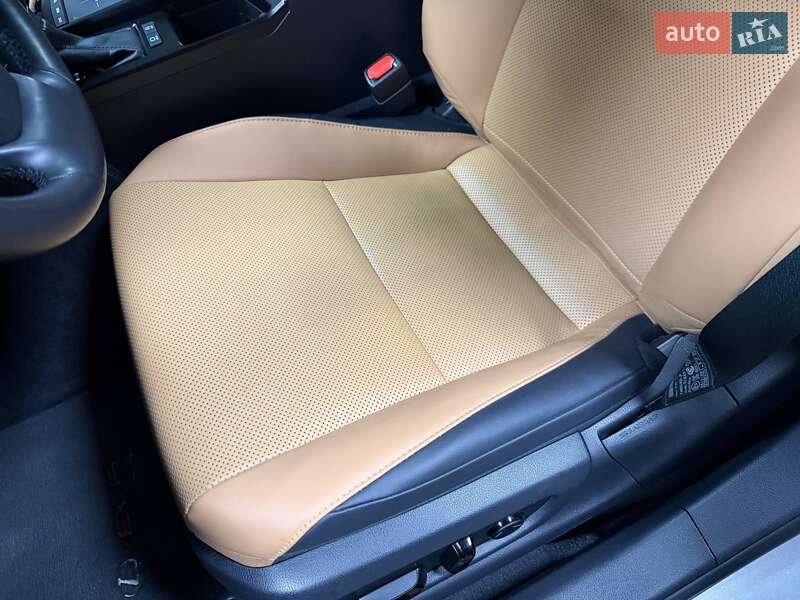Седан Lexus ES 2022 в Киеве