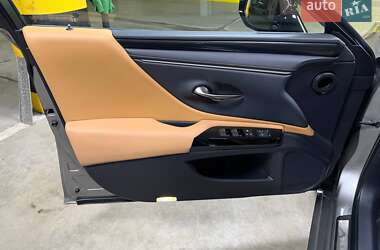 Седан Lexus ES 2022 в Киеве