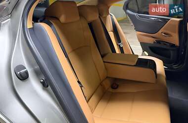 Седан Lexus ES 2022 в Киеве