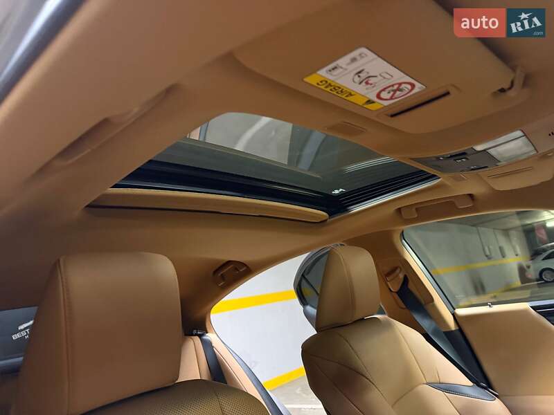 Седан Lexus ES 2022 в Киеве