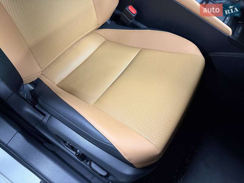 Седан Lexus ES 2022 в Киеве