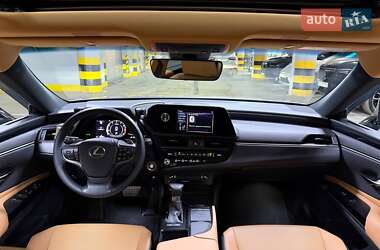 Седан Lexus ES 2022 в Киеве
