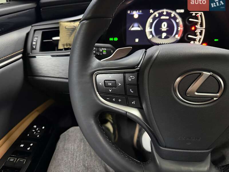 Седан Lexus ES 2022 в Киеве