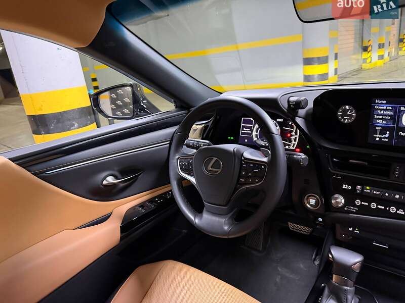 Седан Lexus ES 2022 в Киеве