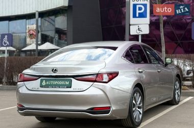 Седан Lexus ES 2020 в Киеве