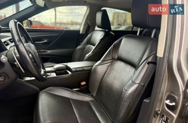 Седан Lexus ES 2020 в Киеве