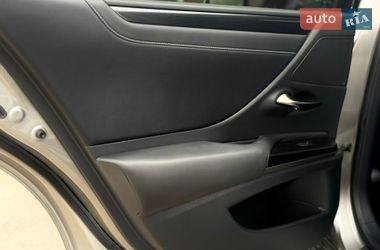 Седан Lexus ES 2020 в Киеве