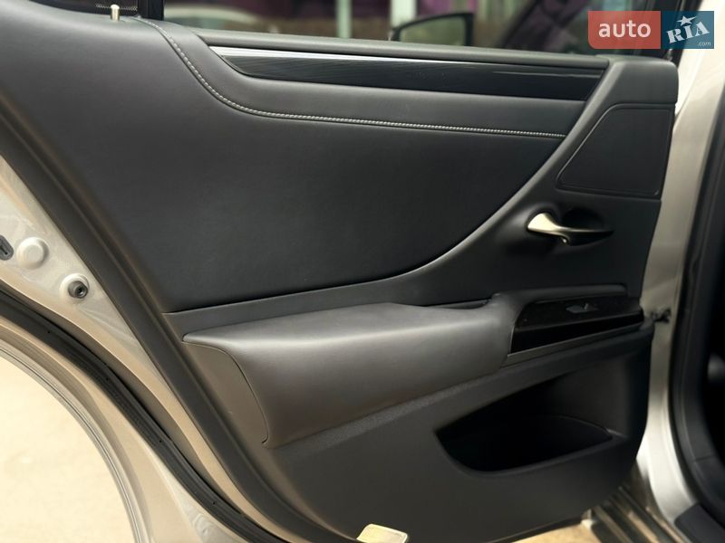 Седан Lexus ES 2020 в Києві фото 26 Седан Lexus ES 2020 в Києві