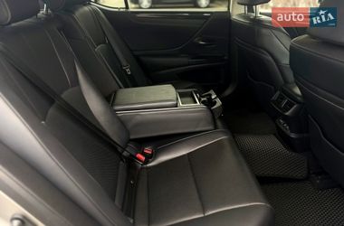 Седан Lexus ES 2020 в Киеве