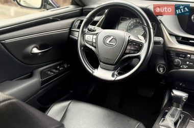 Седан Lexus ES 2020 в Киеве