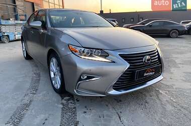 Седан Lexus ES 2017 в Львове