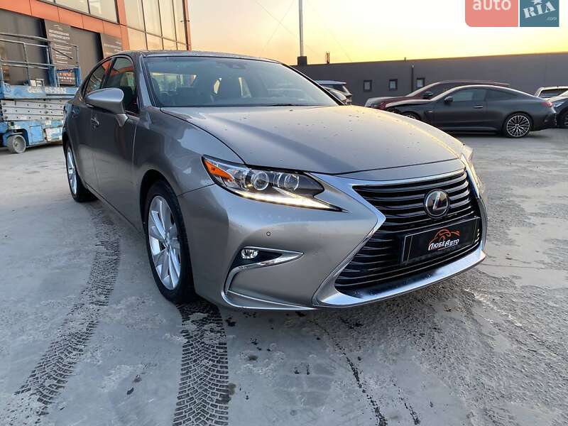 Lexus ES 2017