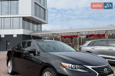 Седан Lexus ES 2015 в Рівному