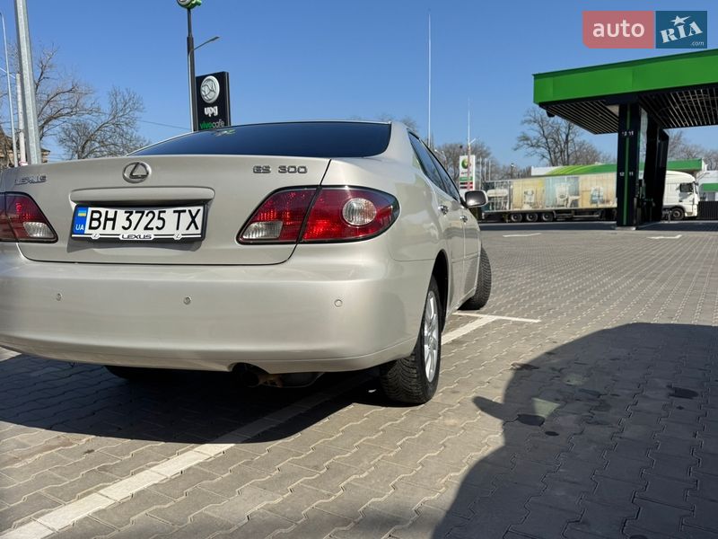Седан Lexus ES 2003 в Одессе